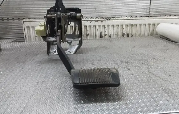 Chrysler 300 - 300C Brake pedal