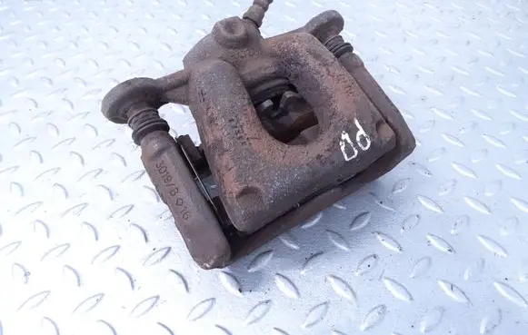 BMW 1 E81 E87 Front brake caliper 6768694