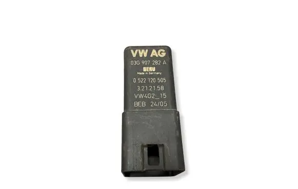Volkswagen Touran I Glow plug pre-heat relay 03G907282A 0522120505 3212158