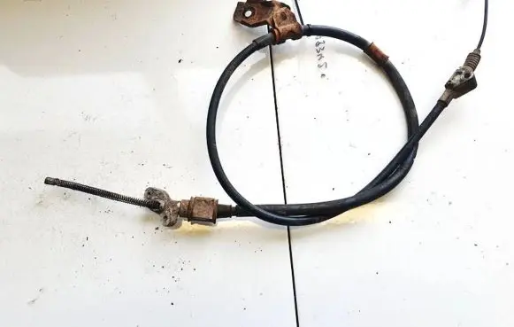 Handbrake/parking brake wiring cable