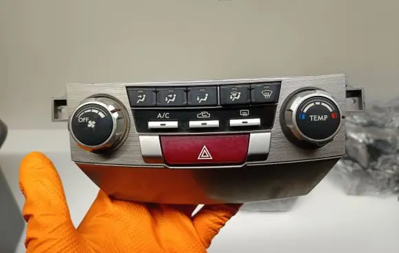 Subaru Outback Climate control unit 72311AJ08A MX2370002752