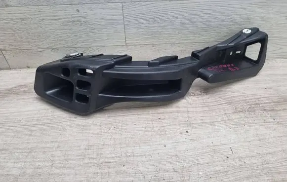 Rear bumper mounting bracket