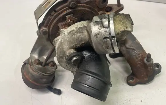 Volkswagen PASSAT B6 Turbo 03G253016H