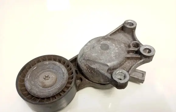 Peugeot 508 RXH Generator/alternator belt tensioner E5082A111560B