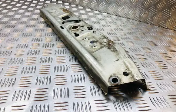 Opel Astra H Other engine bay part