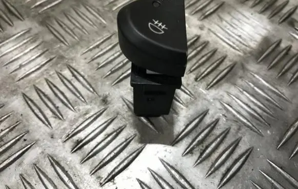 Fog light switch