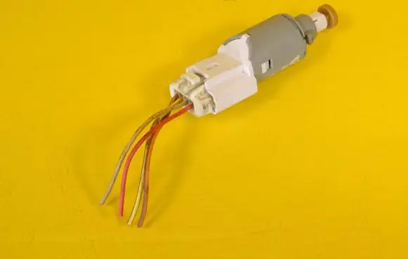 Renault Scenic II - Grand scenic II Brake pedal sensor switch 22521J