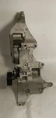 Volkswagen Golf VI Engine mounting bracket 03L903143Q