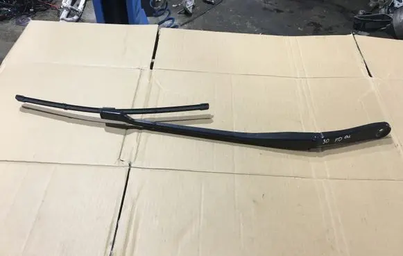 BMW 5 G30 G31 Front wiper blade arm