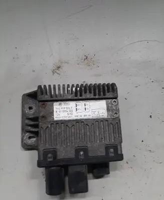 Volkswagen Transporter - Caravelle T5 Coolant fan relay 