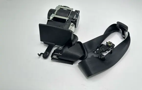 Volvo XC90 Front seatbelt 010L0000
