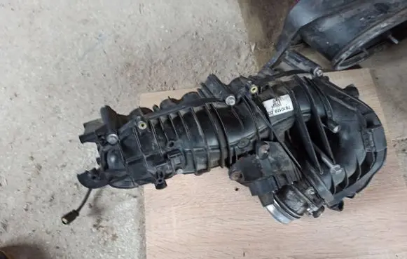 BMW 1 E81 E87 Intake manifold 7810179
