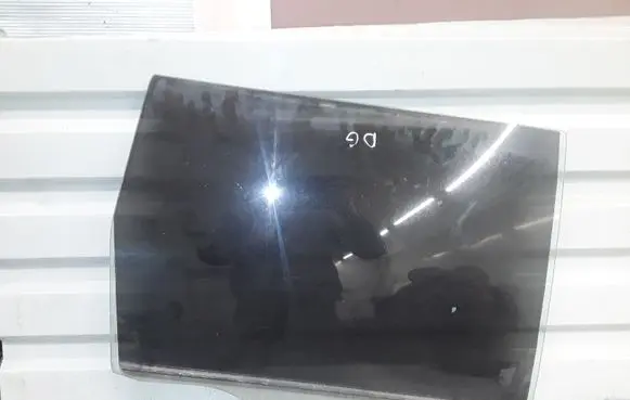 Nissan X-Trail T30 Rear door window glass