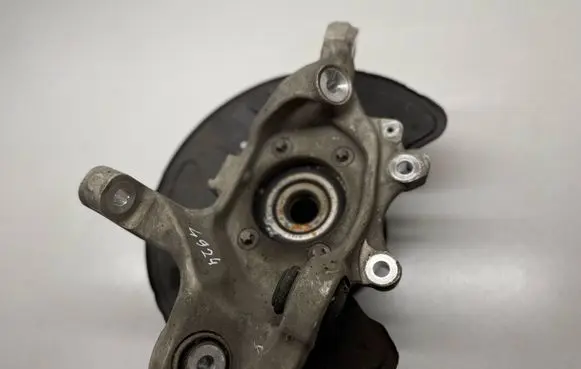 Mercedes-Benz E W213 Rear wheel hub A2133500241 A2133503205