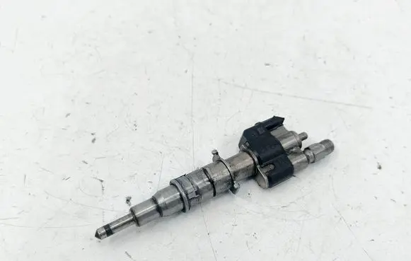 BMW 7 F01 F02 F03 F04 Fuel injector 7585261 13537585261