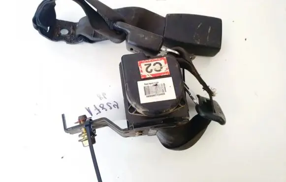 Middle seatbelt (rear)