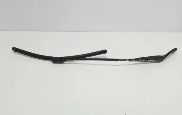 Volvo XC70 Front wiper blade arm 31276005