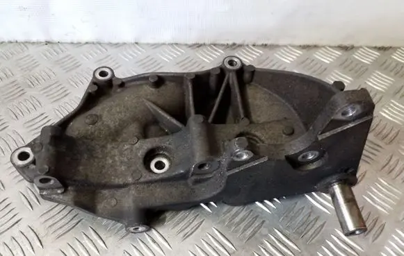 Suzuki Grand Vitara II Generator/alternator bracket 