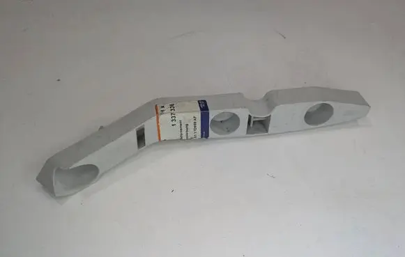 Ford Focus Front bumper mounting bracket 1337336 MEL001 6117DD59AF