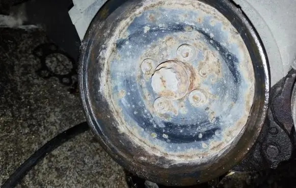 Volkswagen Golf III Crankshaft pulley
