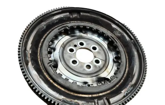 Volkswagen Touran III Dual mass flywheel 04E105266