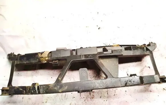 Renault Scenic II - Grand scenic II Radiator support slam panel 8200140174 00003s28