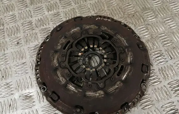 Toyota Avensis T250 Pressure plate 3100105030