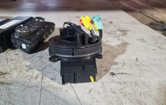 Buick Encore I Airbag slip ring squib (SRS ring) 13589257