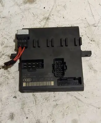 Audi A4 S4 B7 8E 8H Comfort/convenience module 8E0907279K
