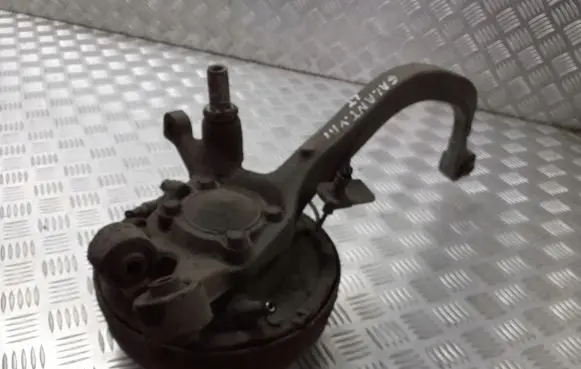 Mitsubishi Galant Rear wheel hub spindle/knuckle BRAK