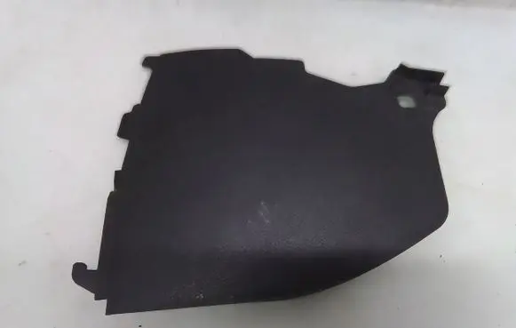 Dashboard lower bottom trim panel
