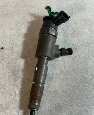 Ford Mondeo MK V Fuel injector 0445110489