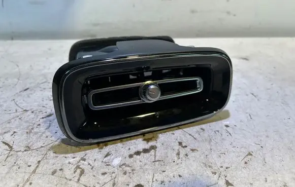 Volvo XC40 Dashboard side air vent grill/cover trim 31442625 AD7GP 202211216B