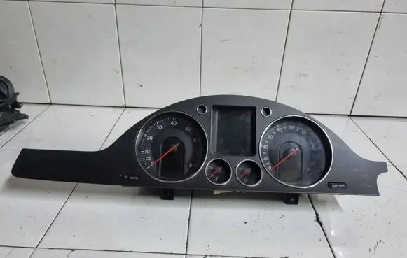 Volkswagen PASSAT B6 Speedometer (instrument cluster) X0006000 3C0920870T 4547286