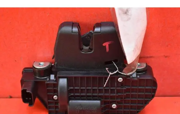 Peugeot 208 I Tailgate/trunk/boot lock/catch/latch 9684648680