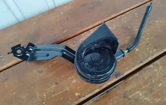 Peugeot 208 Horn signal 9842402580