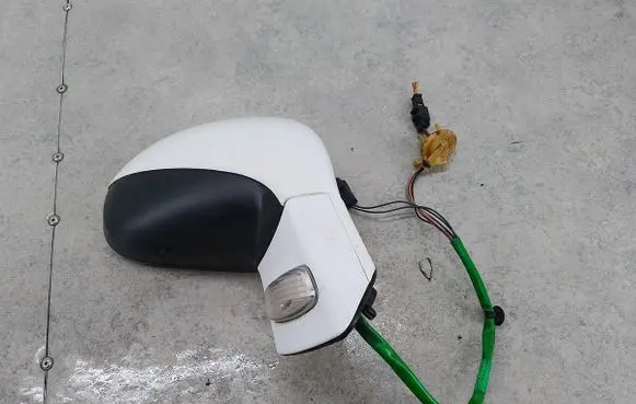 Peugeot 308 Front door electric wing mirror 