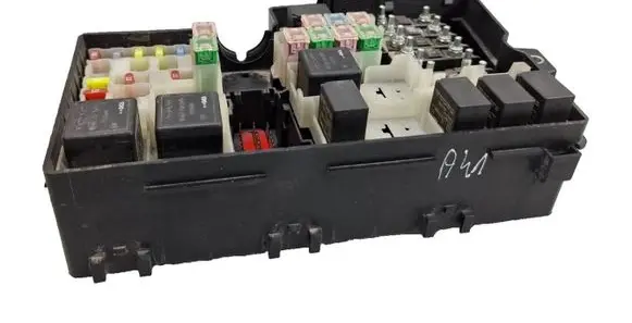 Volvo S40, V40 Fuse box set 8688040