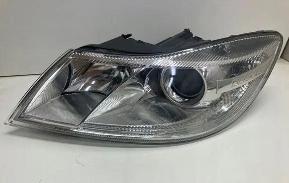 Skoda Octavia Mk2 (1Z) Headlight/headlamp
