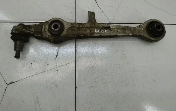 Volkswagen PASSAT B5 Front control arm 4D0407155