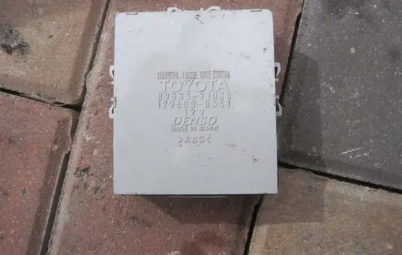 Toyota Hilux (AN10, AN20, AN30) Transfer box differential control unit 8953371030