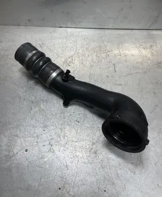 BMW 5 F10 F11 Intercooler hose/pipe 23557610