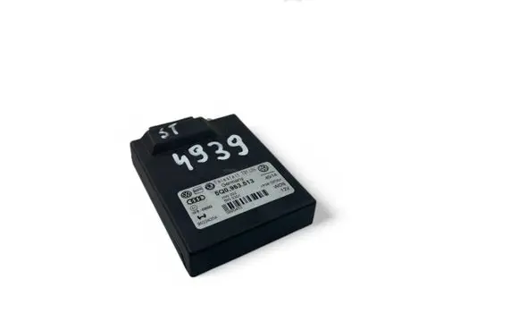 Volkswagen PASSAT B8 Other control units/modules 5Q0963513