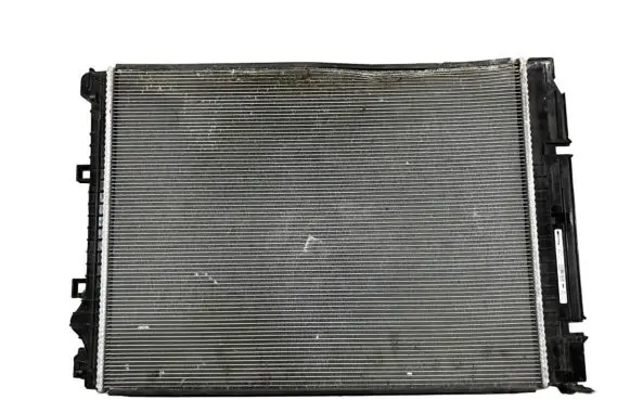 Mercedes-Benz C AMG W205 Coolant radiator A0995000501