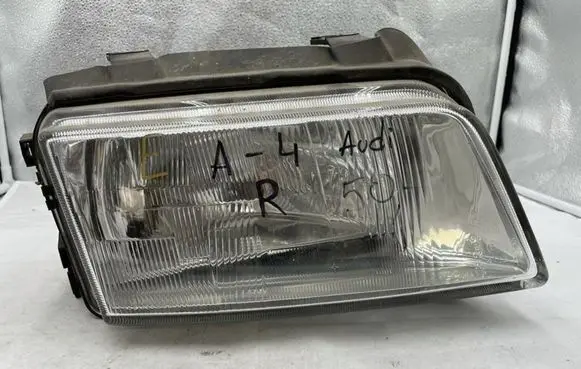 Audi A4 S4 B5 8D Headlight/headlamp 8D0941004A 67723141 1852807000