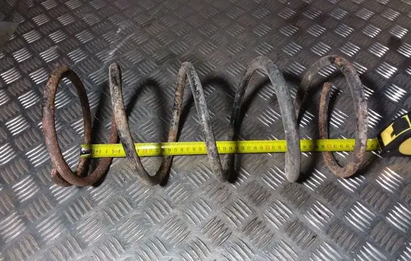 Mitsubishi Carisma Front coil spring