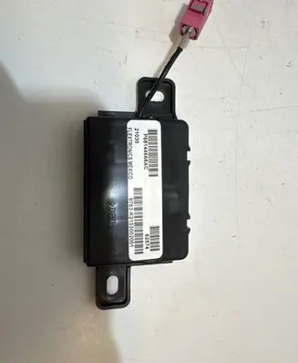Ram 1500 Antenna control unit 68144668AC 9753K210300200