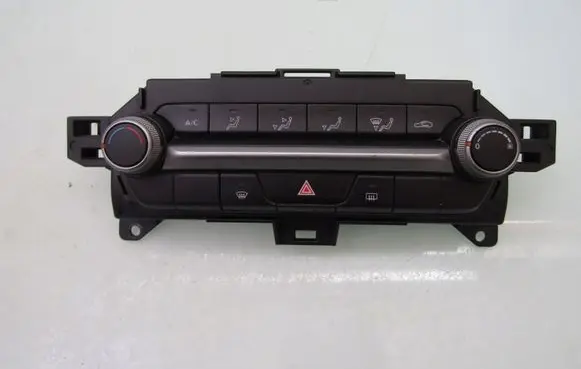 Mazda 3 Climate control unit 61190A