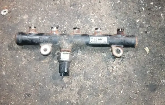 Fuel main line pipe