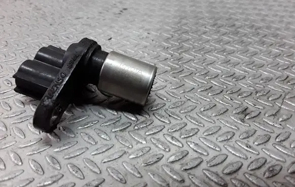 Toyota Avensis T220 Crankshaft position sensor 9091905042